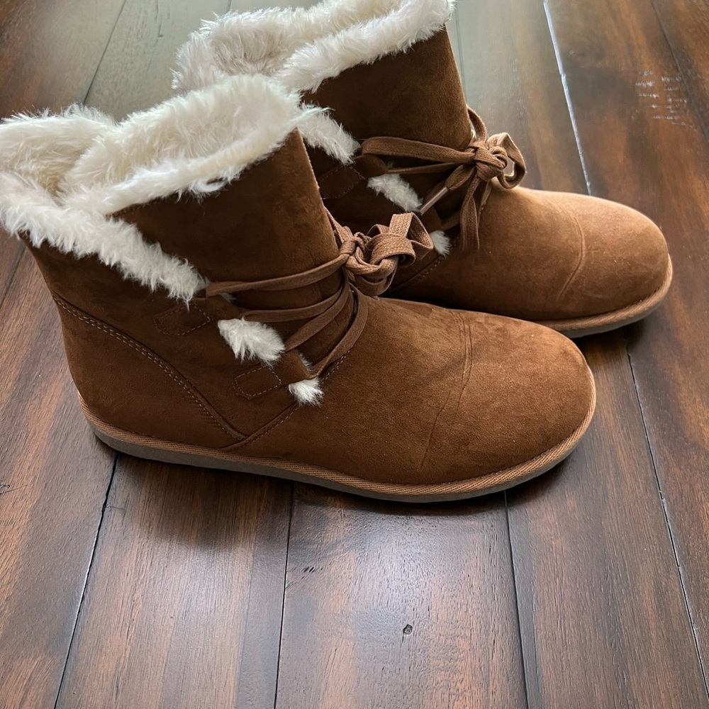 Falls Creek Women’s Winter Fur Lined Boots